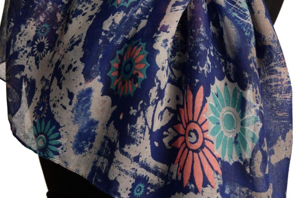 Liss Kiss Blue With Large Rustic Daisy Scarf - Scarf