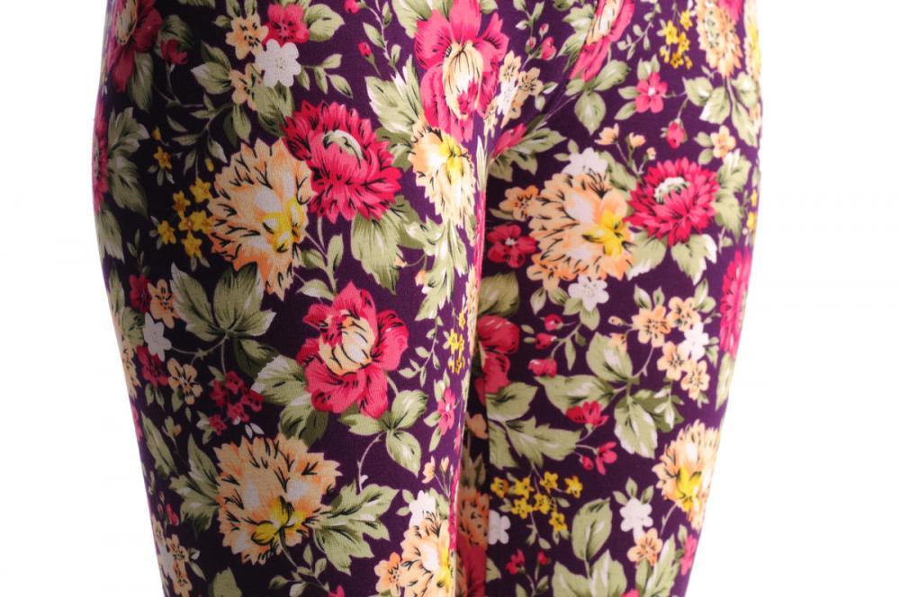 Liss Kiss Chrysanthemum Flowers On Purple - Leggings