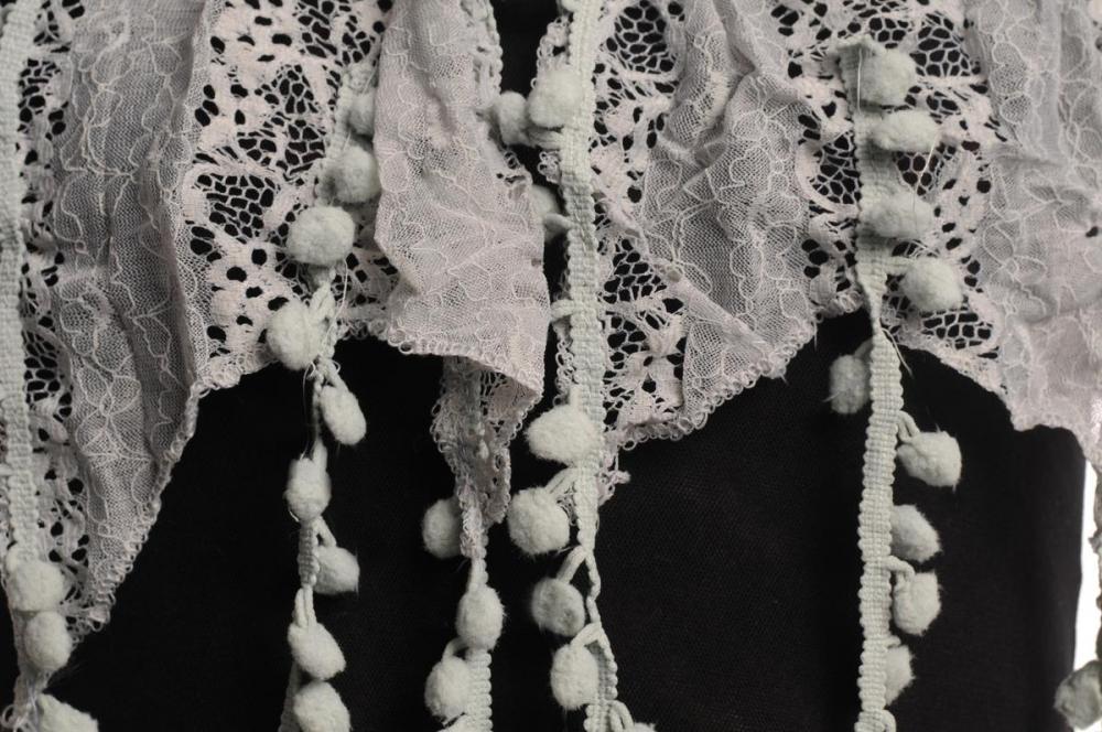 Liss Kiss Grey Vintage Lace With Soft Pearls - Scarf