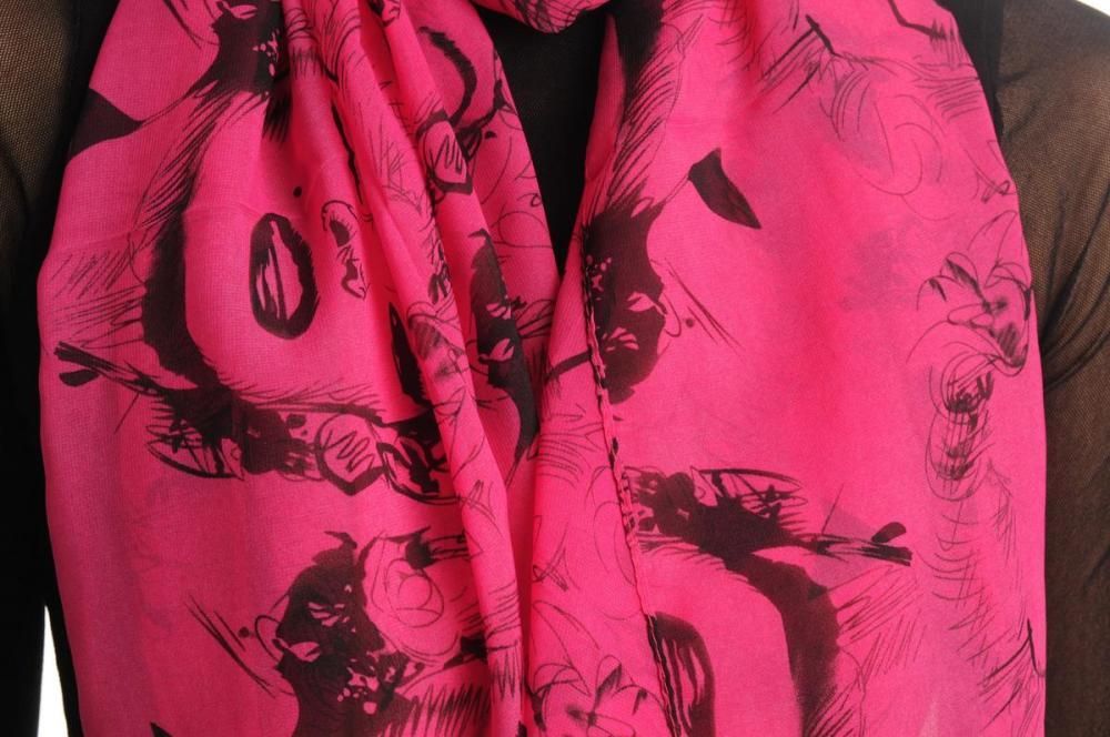 Liss Kiss Marilyn Monroe On Bright Pink - Scarf