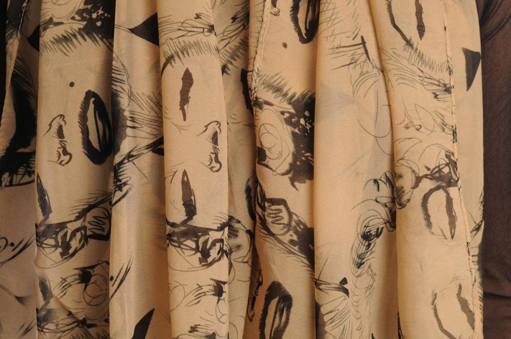 Liss Kiss Marilyn Monroe On Mocha - Scarf