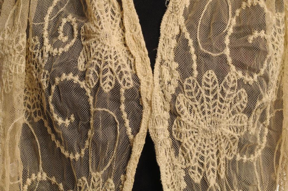 Liss Kiss Mocha Vintage Lace With Flowers - Scarf