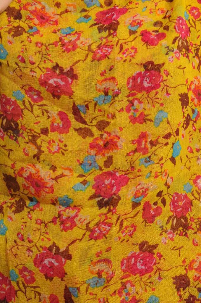 Liss Kiss Small Climbing Roses On Yellow - Scarf