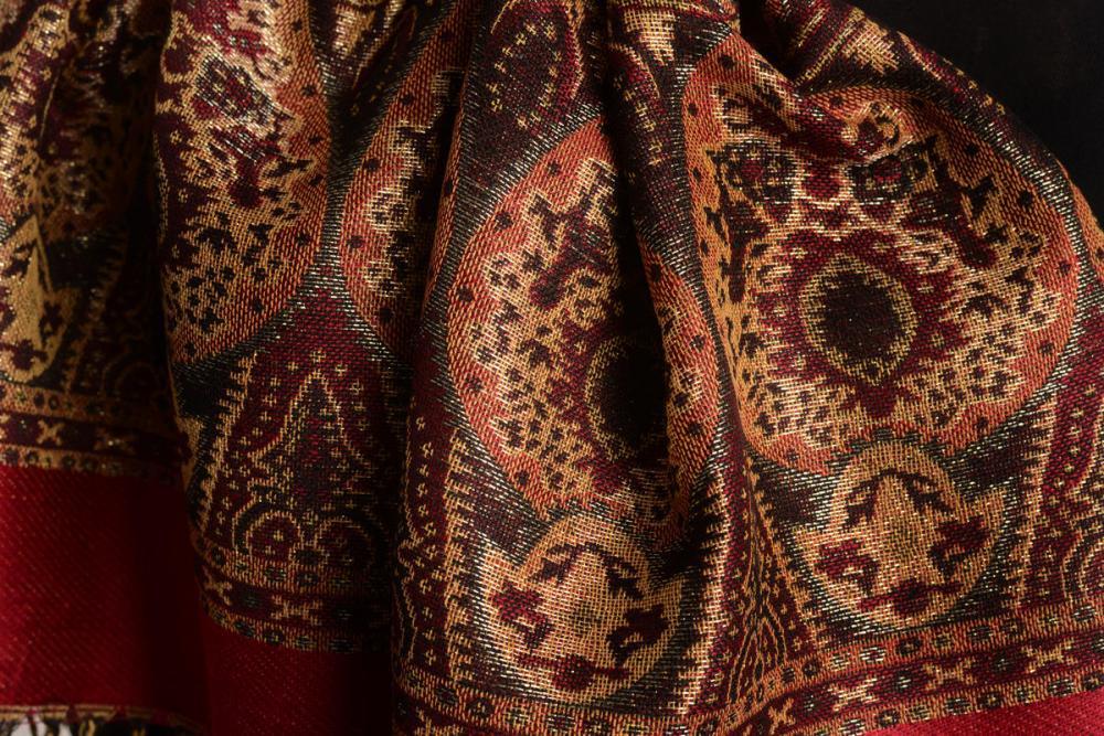 Liss Kiss Maroon Red With Lurex Ornaments Pashmina With Tassels - Scarf