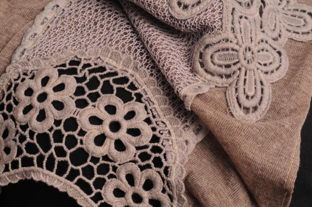 Liss Kiss Mocha Cotton With Lace & Flowers Trim - Scarf