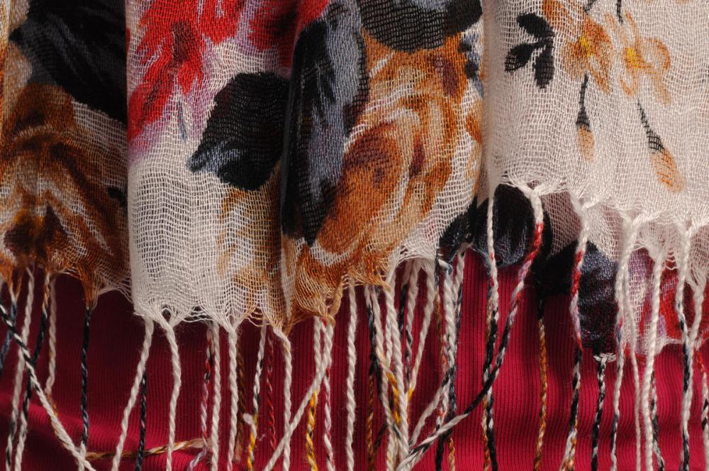 Liss Kiss Mocha Red & Purple Roses On White With Tassels - Scarf