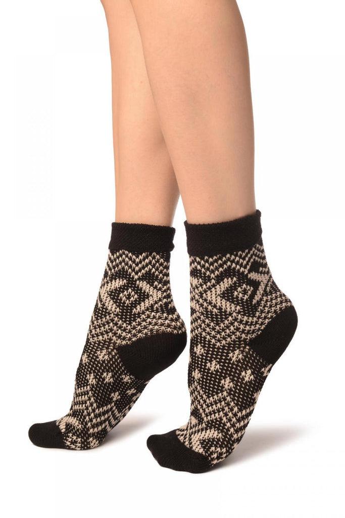 Liss Kiss Nordic Style On Black Cashmere Ankle High Socks - Socks