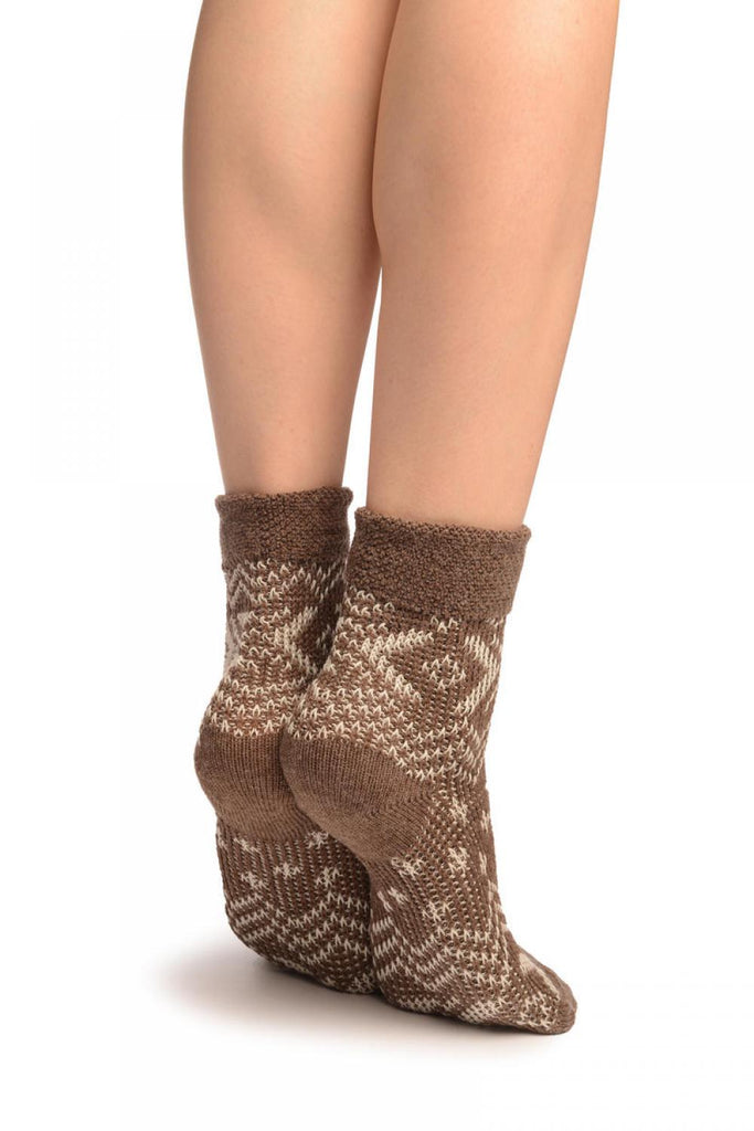 Liss Kiss Nordic Style On Brown Cashmere Ankle High Socks - Socks