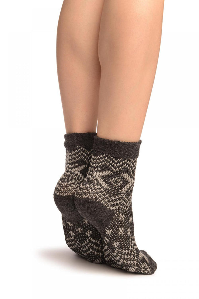 Liss Kiss Nordic Style On Grey Cashmere Ankle High Socks - Socks
