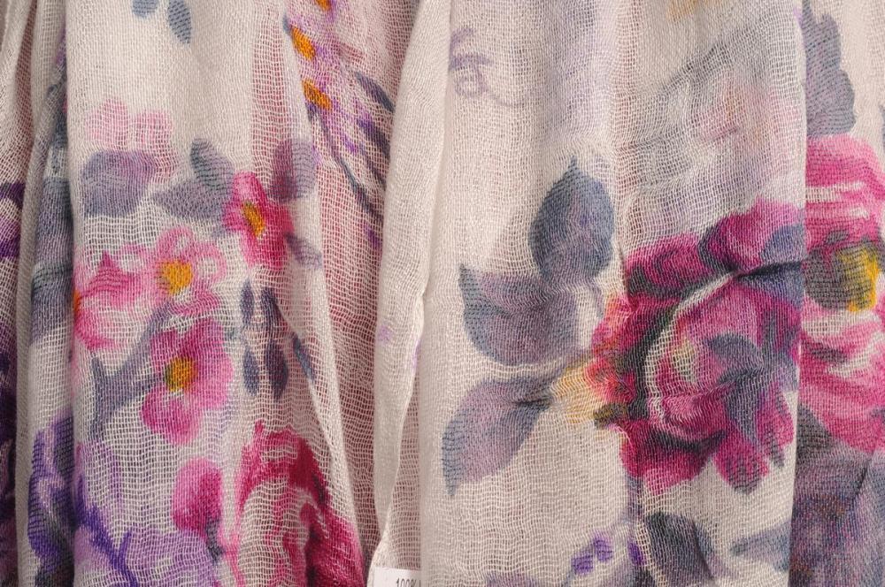 Liss Kiss Pink & Purple Roses On White With Tassels - Scarf