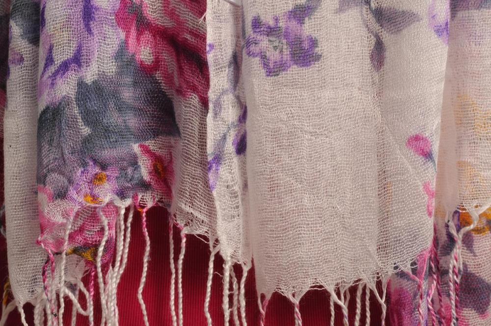 Liss Kiss Pink & Purple Roses On White With Tassels - Scarf