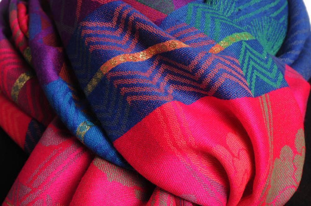 Liss Kiss Reversed Roses On Checkered Pink Pashmina With Tassels - Scarf