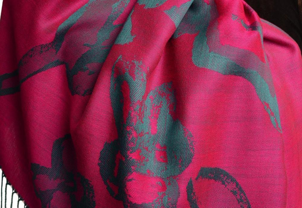Liss Kiss Roses On Violet Pink Pashmina Feel With Tassels - Scarf