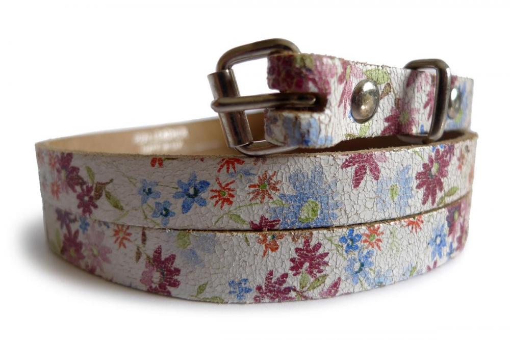 Liss Kiss Small Daisies On White Real Leather Rustic Look Women Belt - Belt