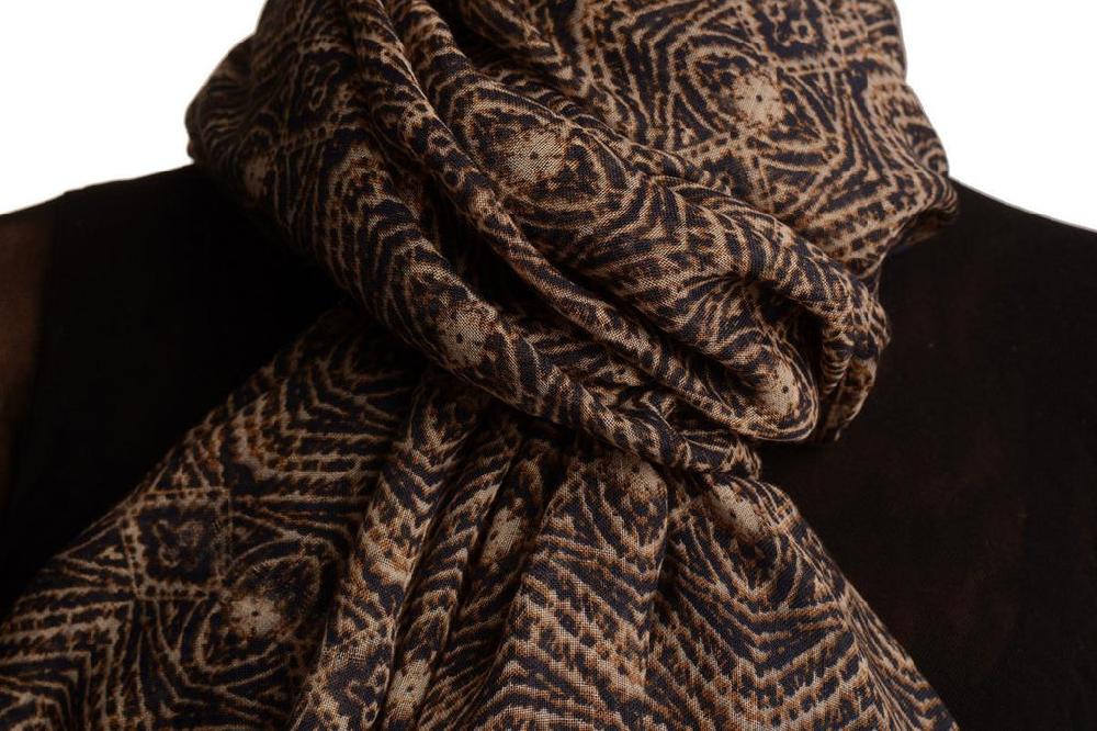 Liss Kiss Small Geometrical Print On Dark Blue Scarf With Tassels - Scarf