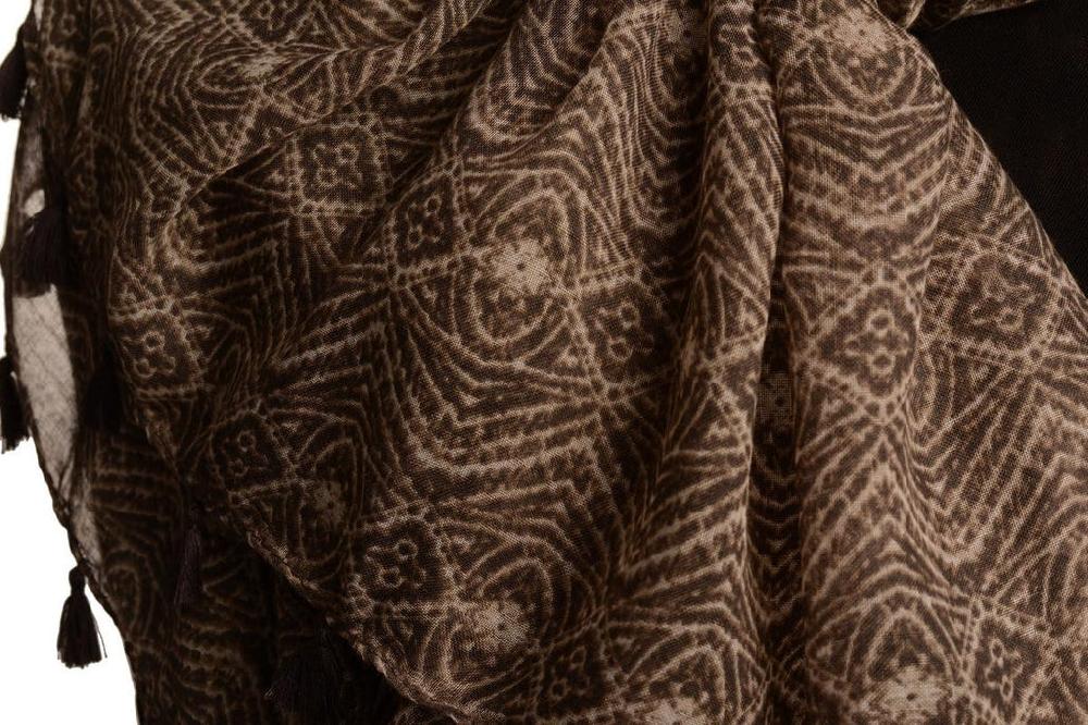 Liss Kiss Small Geometrical Print On Grey Scarf With Tassels - Scarf