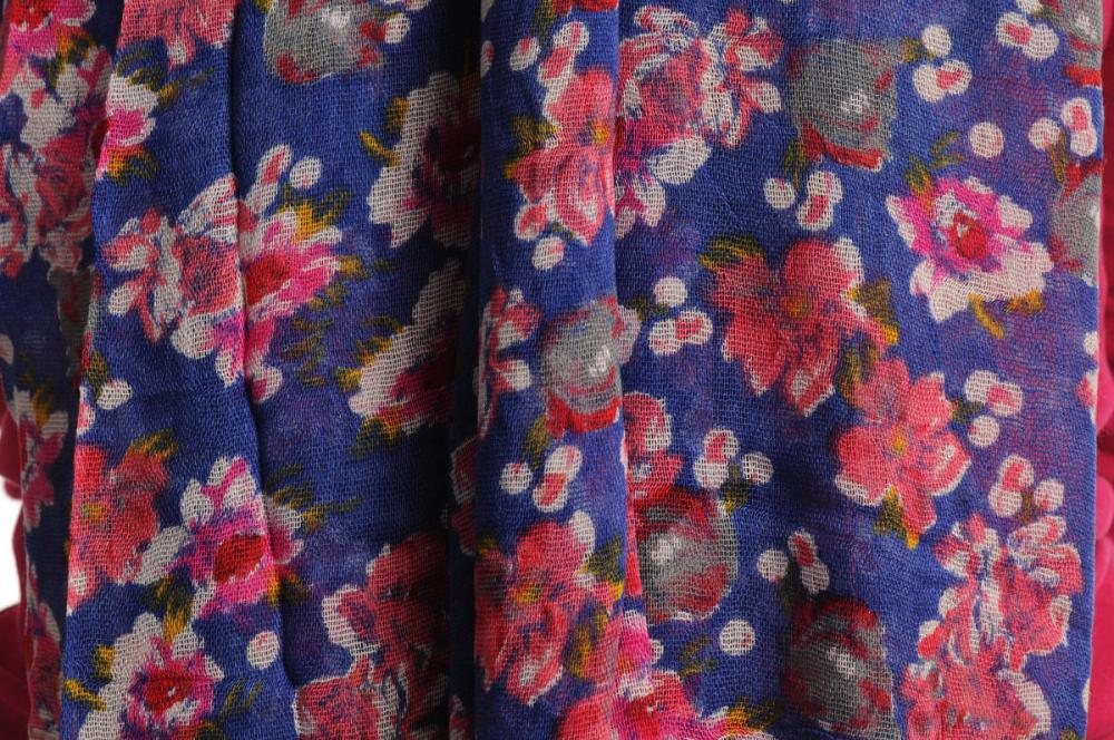 Liss Kiss Small Spring Flowers With Tassels On Blue - Scarf