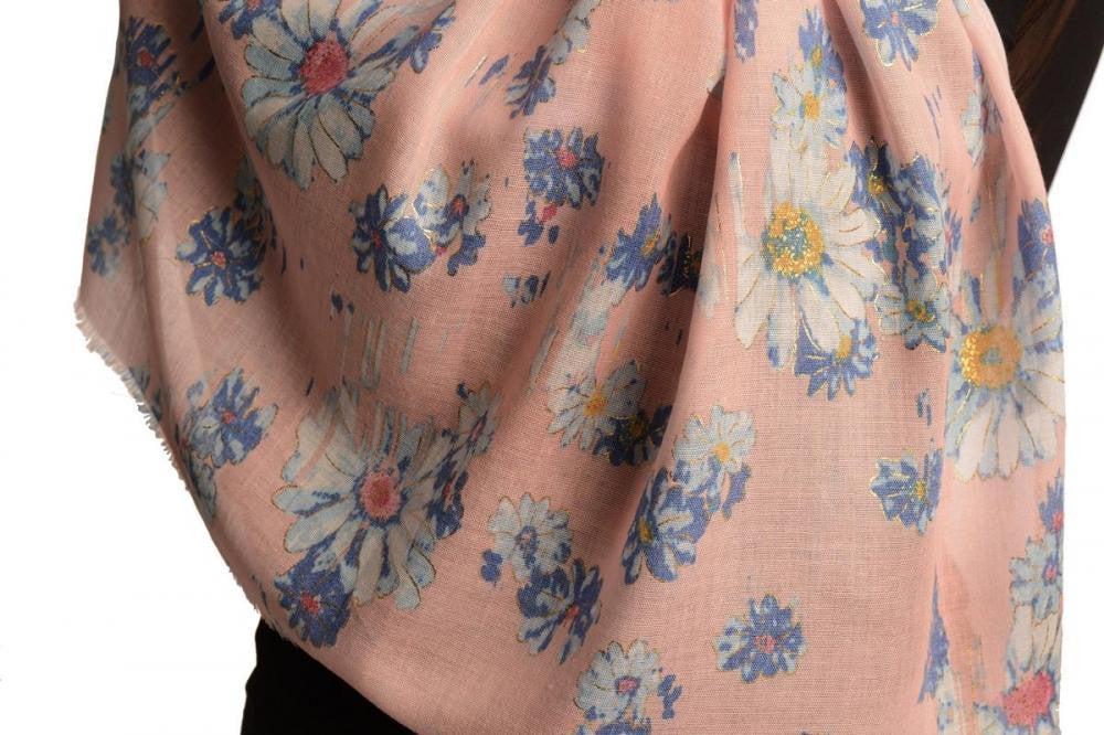 Liss Kiss Tea Rose With Gold Trim Daisies Scarf - Scarf