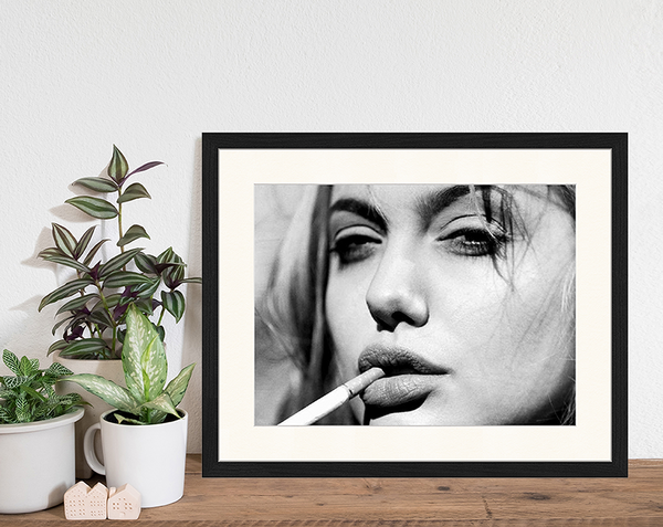 Liv Corday Angelina Jolie