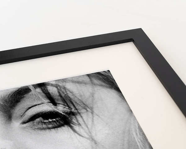 Liv Corday Angelina Jolie