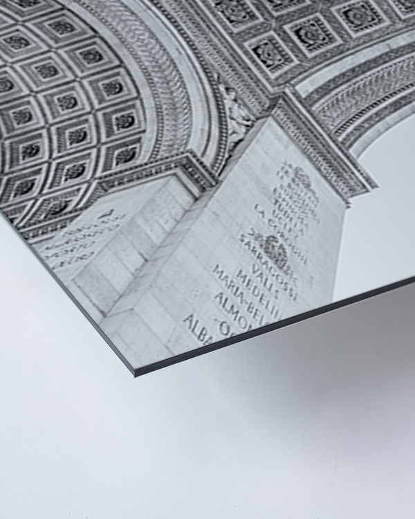 Liv Corday Arc De Triumph