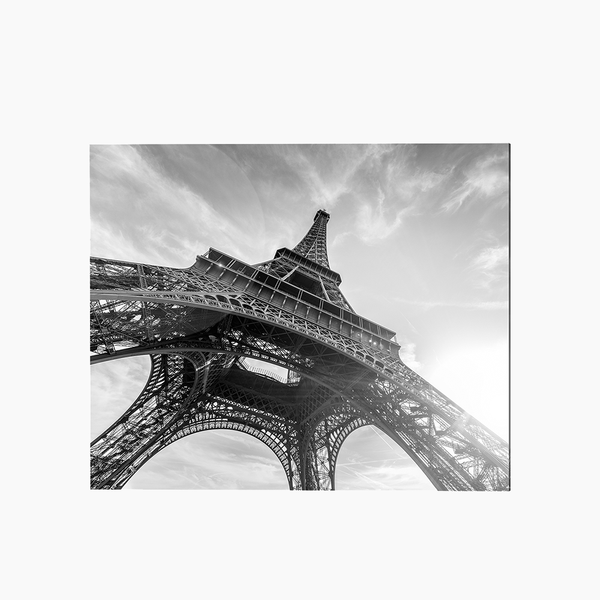 liv corday Eiffel Tower against Sun