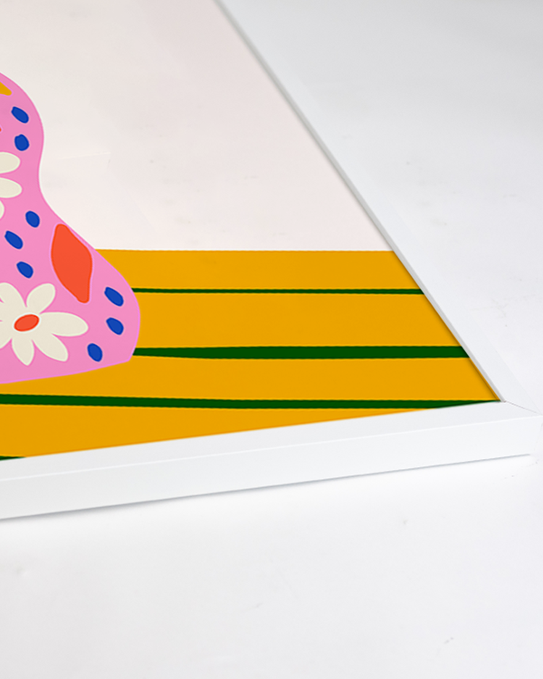 Liv Corday Flower Pot