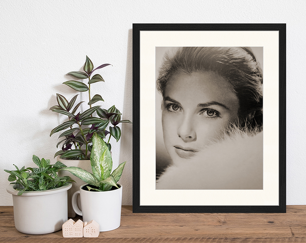 Liv Corday Grace Kelly