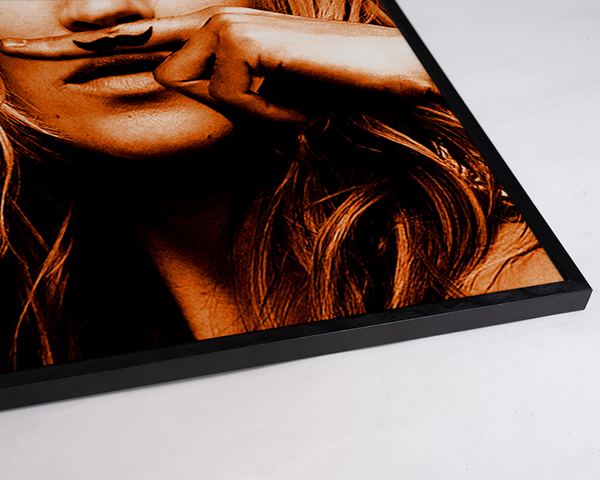 Liv Corday Kate Moss In Warm Orange