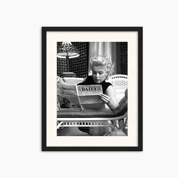 liv corday Marilyn Monroe Reading the News
