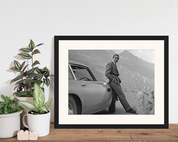 Liv Corday Sean Connery On The Set Of Goldfinger