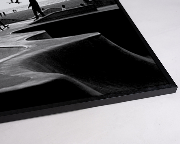 Liv Corday Skating In Venice Beach