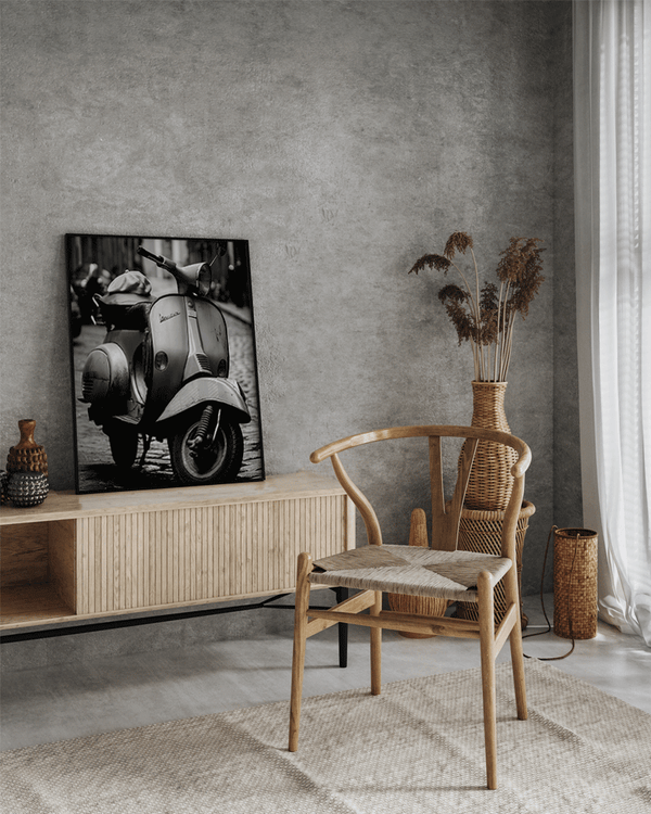 Liv Corday Vespa Motorino