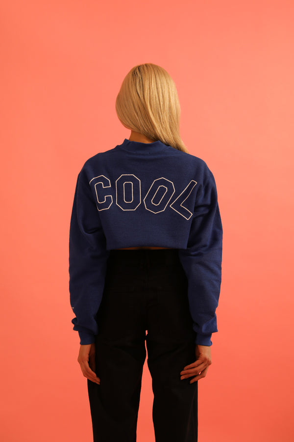 Livincool BIG WAVY LOGO CROP SWEATSHIRT BLUE