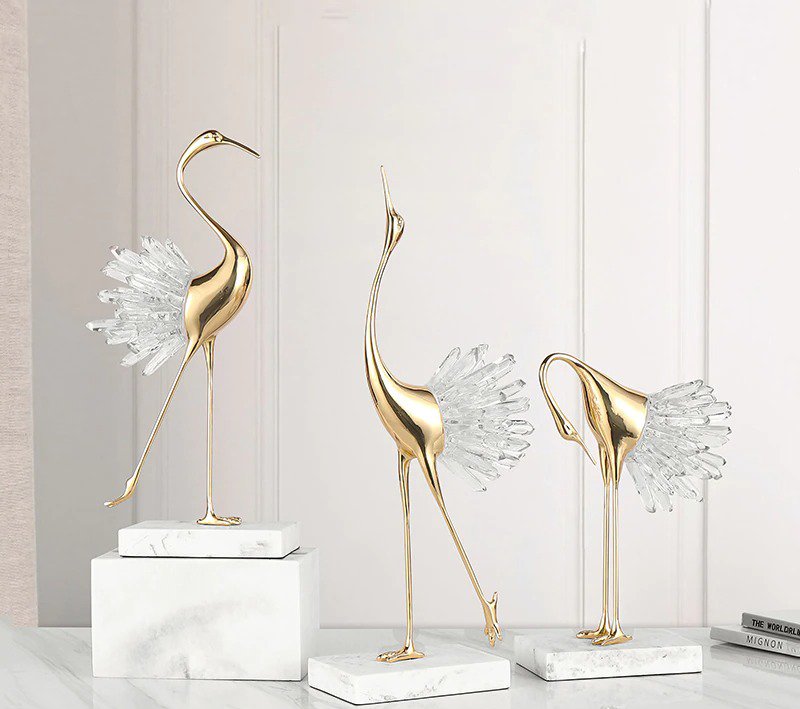 Lixra Creative Resin Ornaments Crystal Showpiece In White And Gold Finish