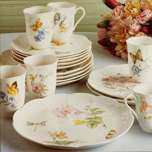 Lixra 18-Piece Porcelain Dinnerware Set