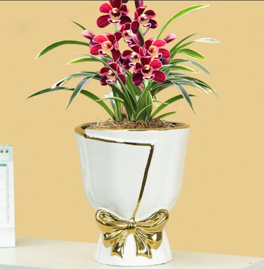 Lixra Creative And Luxurious Flower Vase