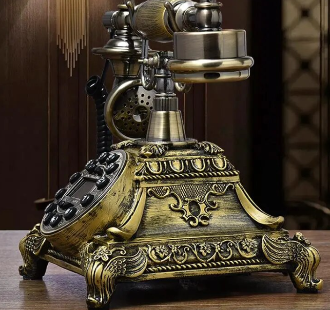 Lixra Modern Antique Ringmaster Telephone