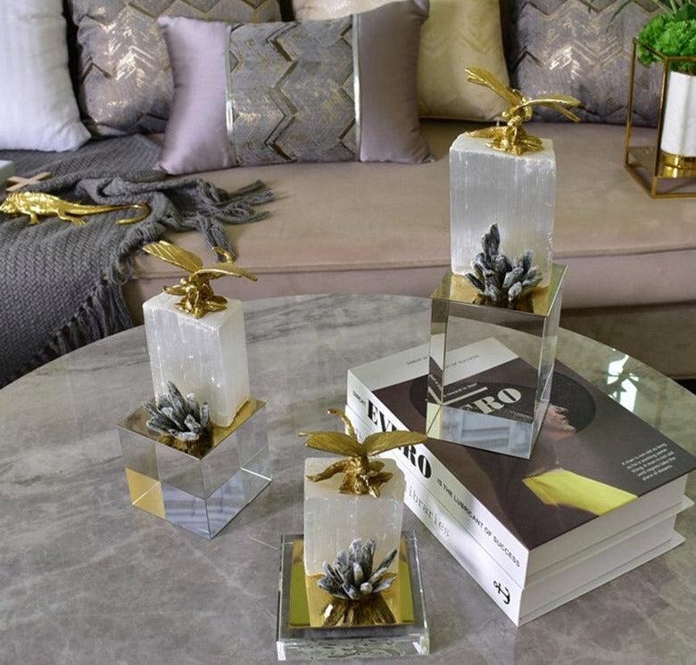 Lixra Modern Design Splendid Crystal Showpiece