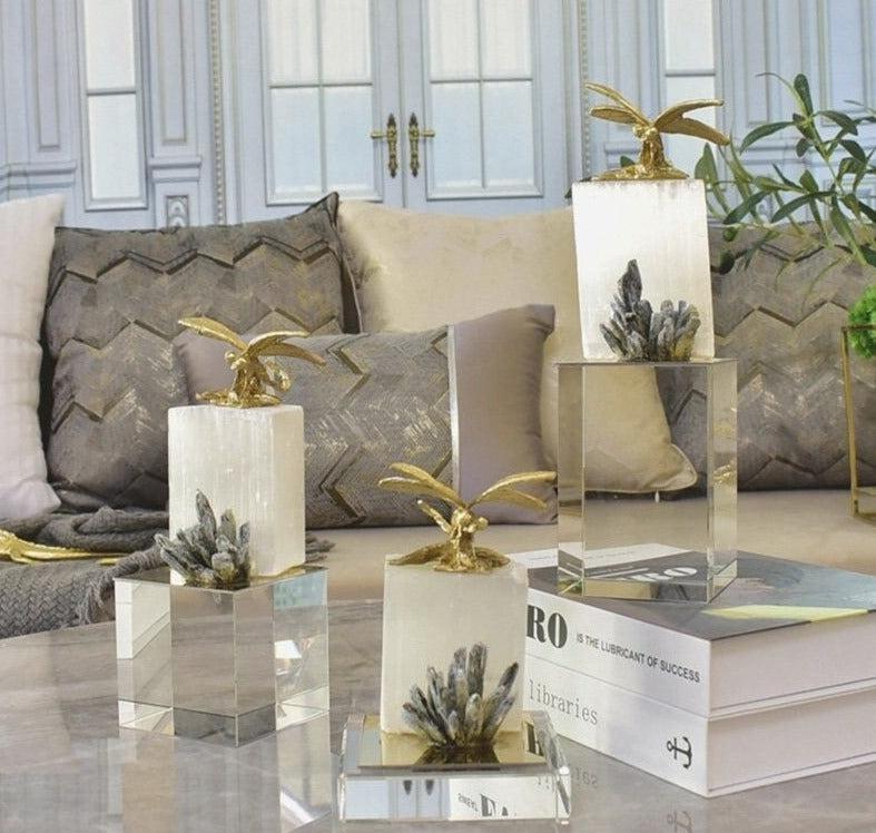 Lixra Modern Design Splendid Crystal Showpiece