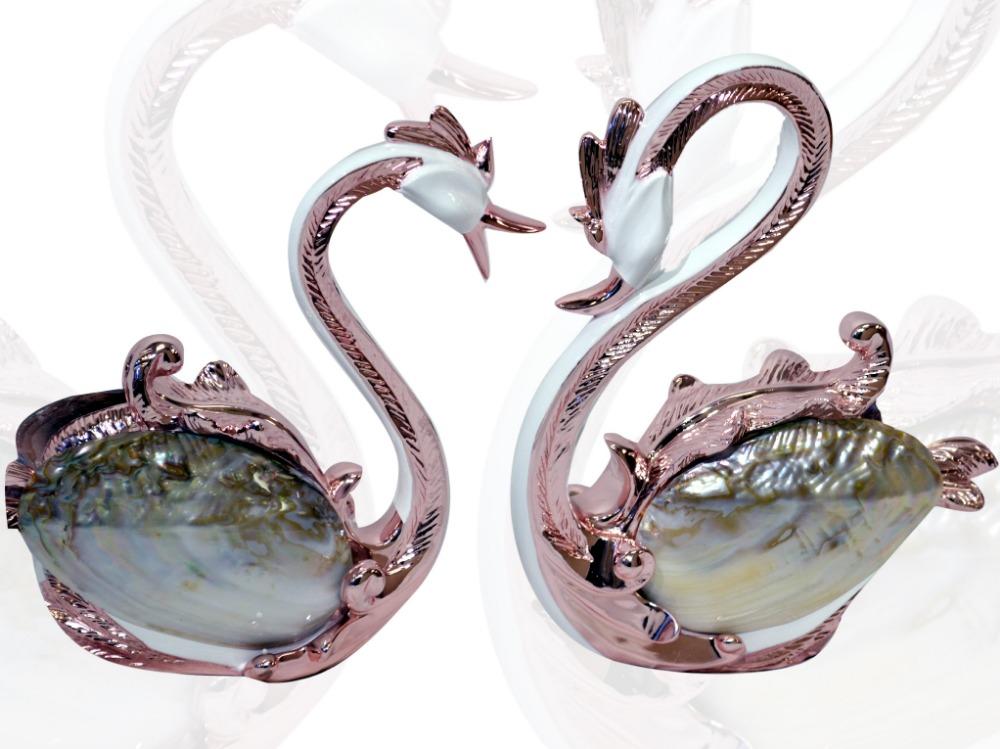 Lixra Pair Of Modern Fiberglass Showpieces