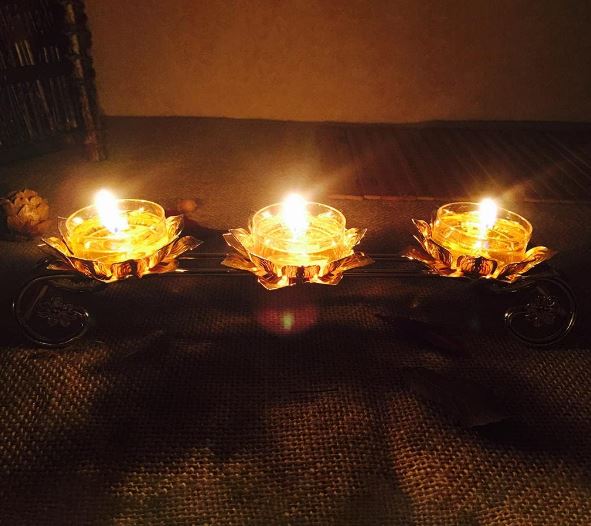 Lixra Timeless Gilt Lotus Candle Stand