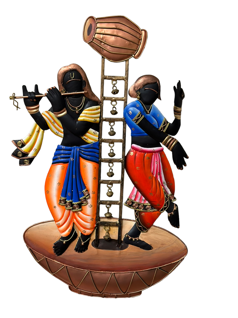 Lixra Traditional Couple On-Drum Wall Hanging
