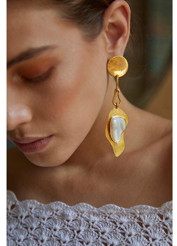 liya CHAINED PEARLETTE EARRINGS