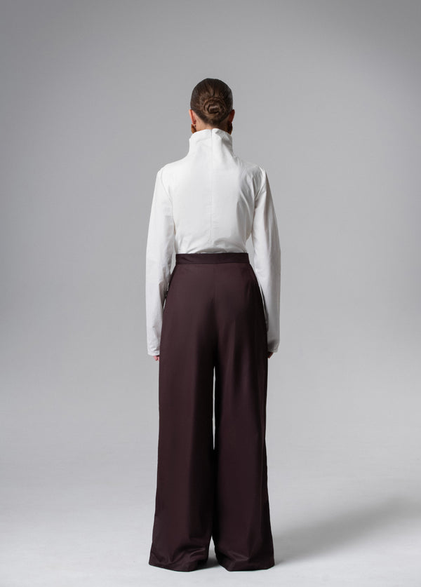 Liya MINIMALIST TURTLENECK TOP