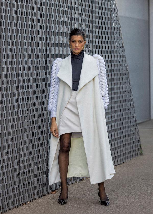 Liya WHITE COAT WITH KNITTED SLEEVES