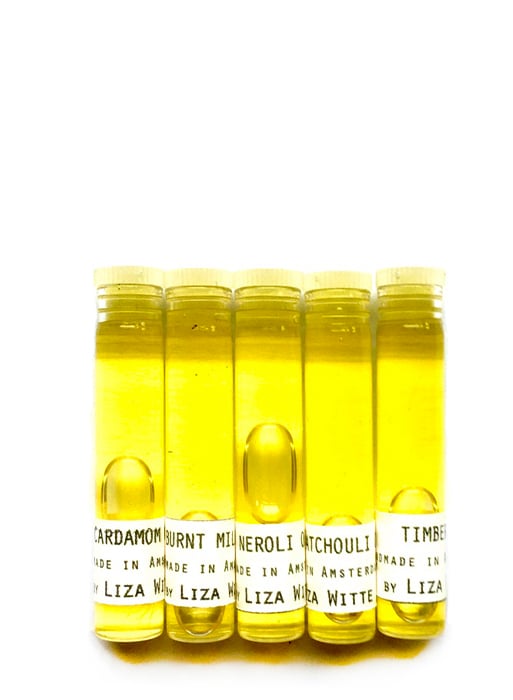 Liza Witte Body Oil Samples