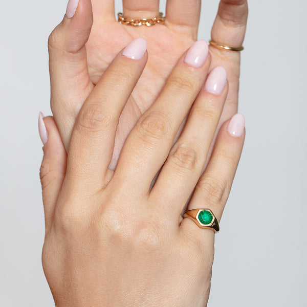 Lizzie Mandler Large Round Emerald Knife Edge Signet Ring
