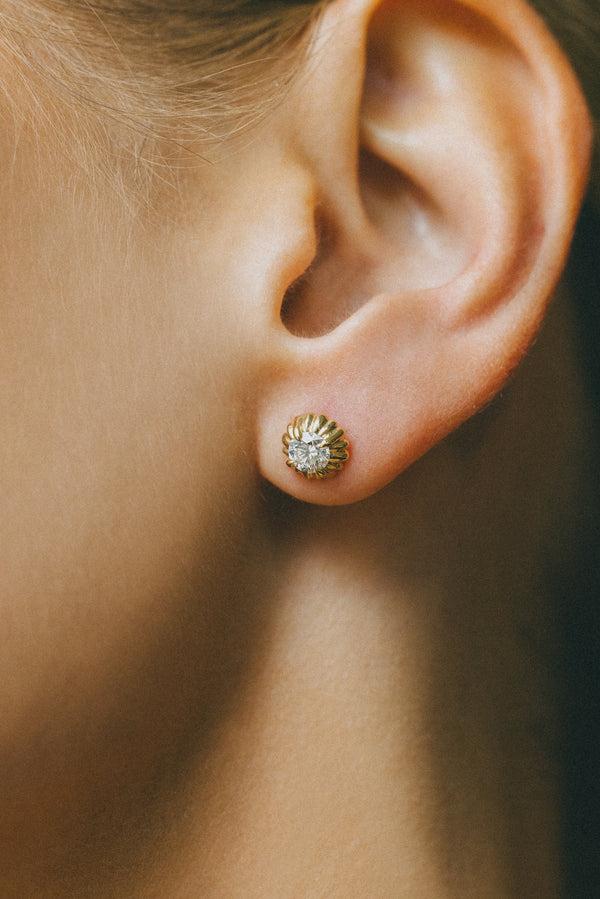 Lizzie Mandler Large Round Fluted Button Studs