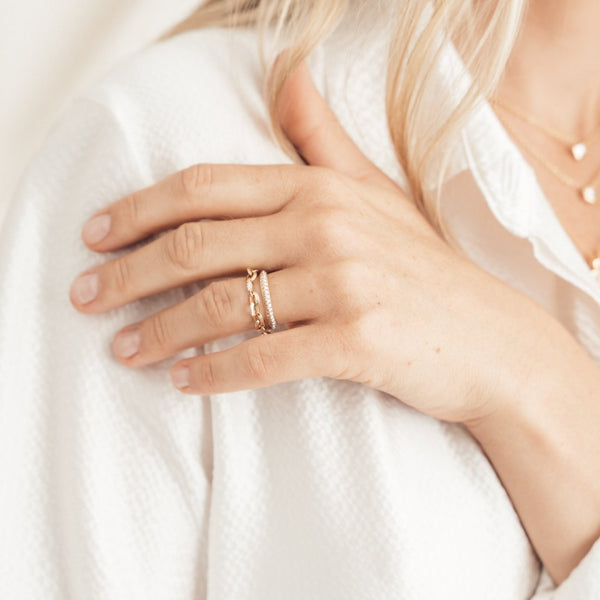 Lizzie Mandler Pavé Petite Knife Edge Band